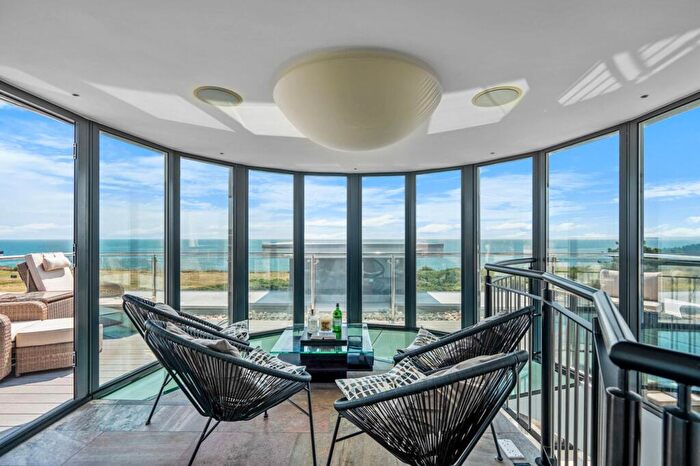 3 Bedroom Apartment For Sale In Ocean, Boscombe Overcliff Drive, Bournemouth, BH5