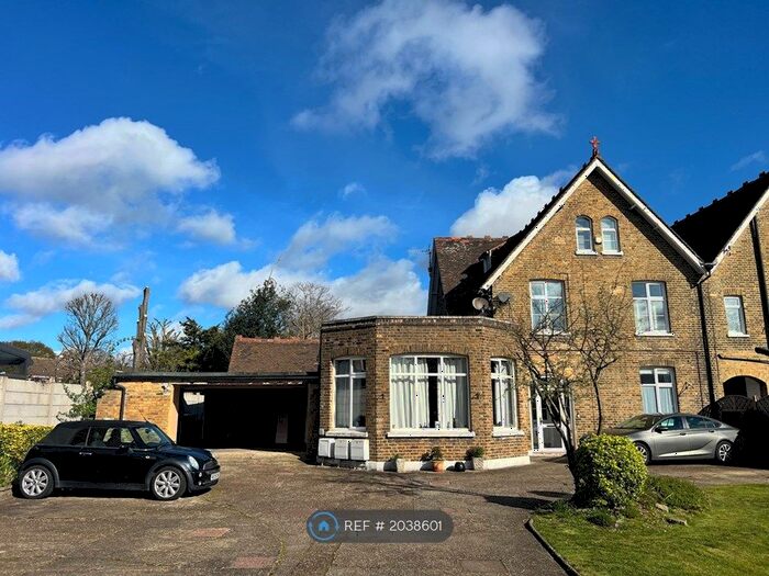 2 Bedroom Flat To Rent In The Grange, Belvedere, DA17