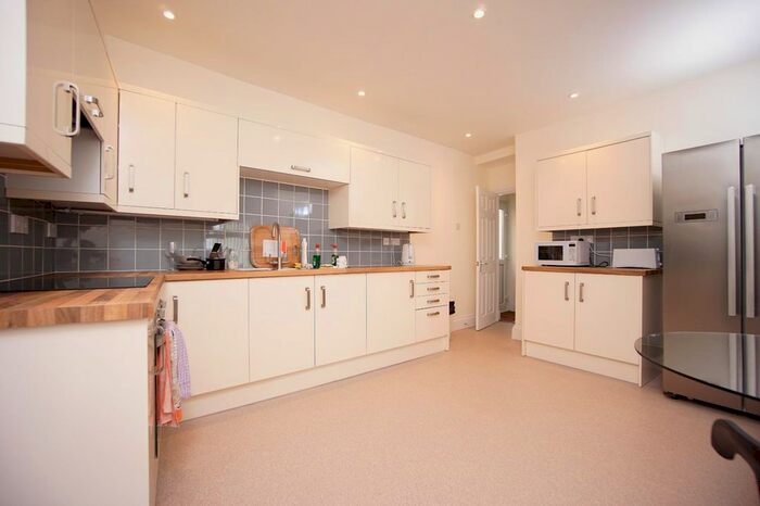 5 Bedroom Property To Rent In Greenbank Avenue, Plymouth, PL4