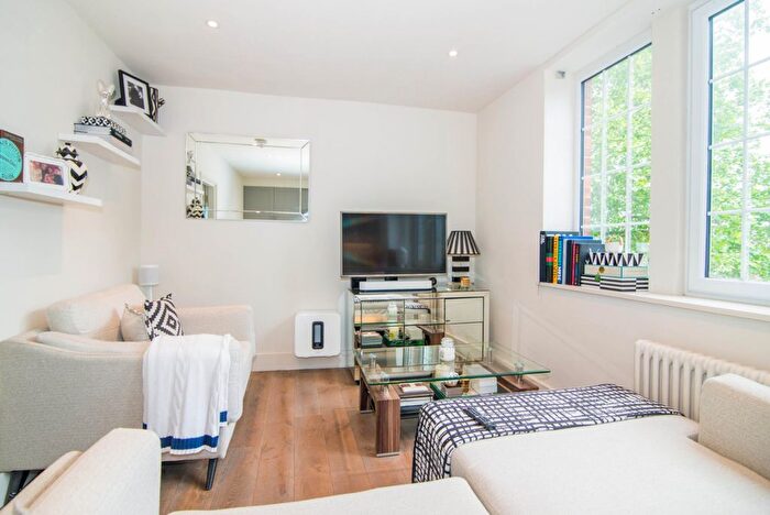 1 Bedroom Flat To Rent In Red Lion Street, Richmond, TW9