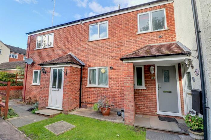 3 Bedroom Maisonette To Rent In Leat Close, Sawbridgeworth, Hertfordshire, CM21