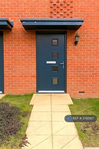 3 Bedroom Semi Detached House To Rent In Atkinson Close, Fareham, PO15