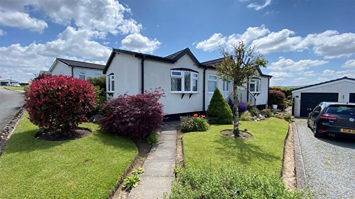 2 Bedroom Mobile/park Home For Sale In Congdons Shop, Launceston, PL15