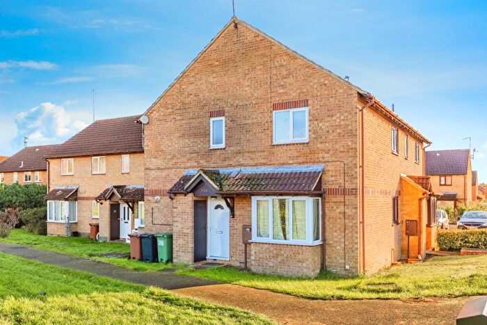 2 Bedroom House To Rent In Senwick Drive, Wellingborough, NN8