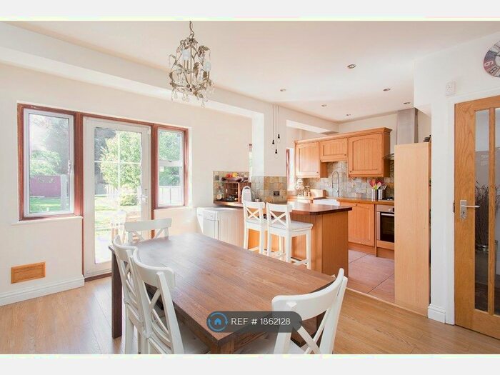 3 Bedroom Terraced House To Rent In Wilverley Crescent, New Malden, KT3