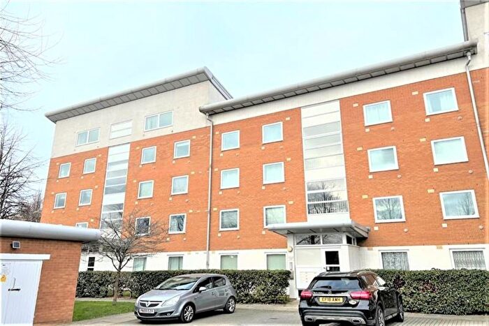 3 Bedroom Flat To Rent In Felixstowe Court, London, E16
