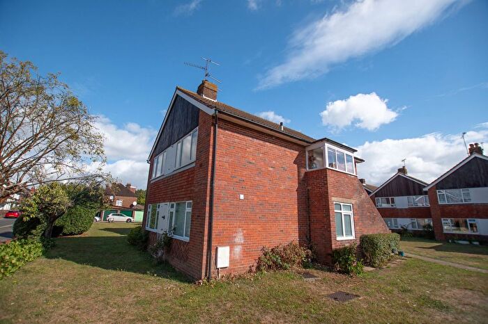 2 Bedroom Flat For Sale In Manor Road, Guildford, GU2