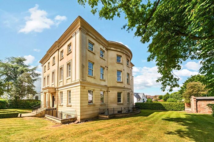 1 Bedroom Apartment For Sale In The Park, Cheltenham, Gloucestershire, GL50