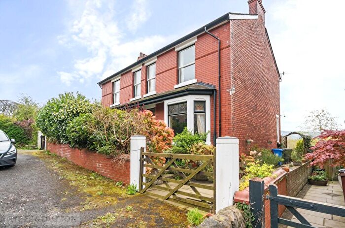 3 Bedroom Semi-Detached House For Sale In Moss Lane, Broadbottom, Hyde, Greater Manchester, SK14
