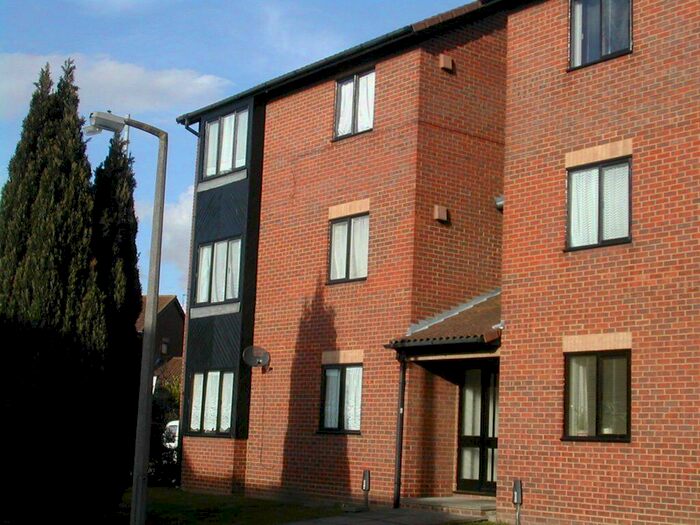 1 Bedroom Flat To Rent In Bruce Close, Cippenham, SL1