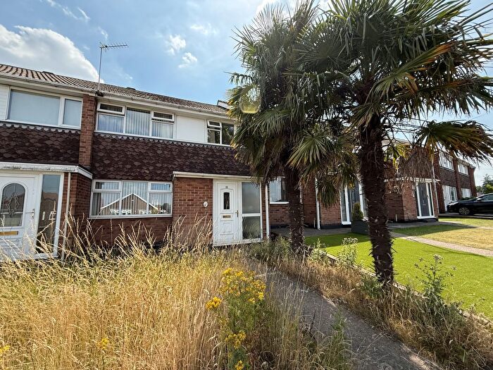 3 Bedroom Property To Rent In Lutterworth Drive, Adwick-Le-Street, Doncaster, DN6