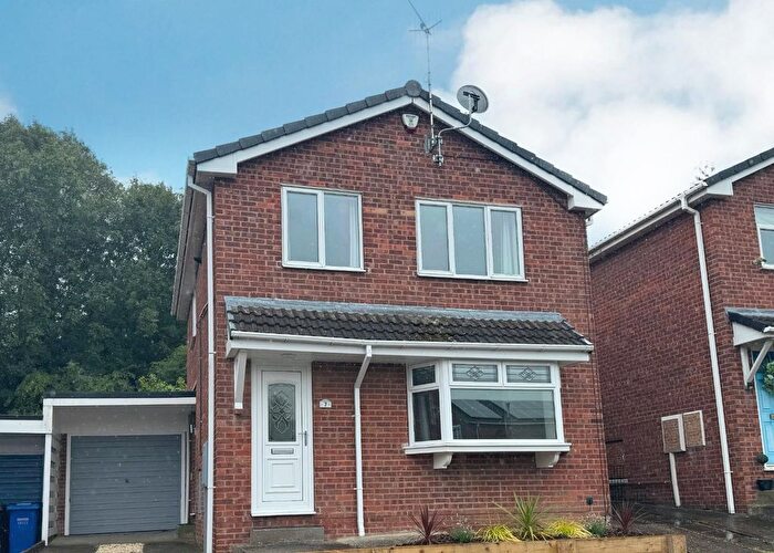 3 Bedroom Detached House To Rent In Delves Close, Walton, Chesterfield, S40
