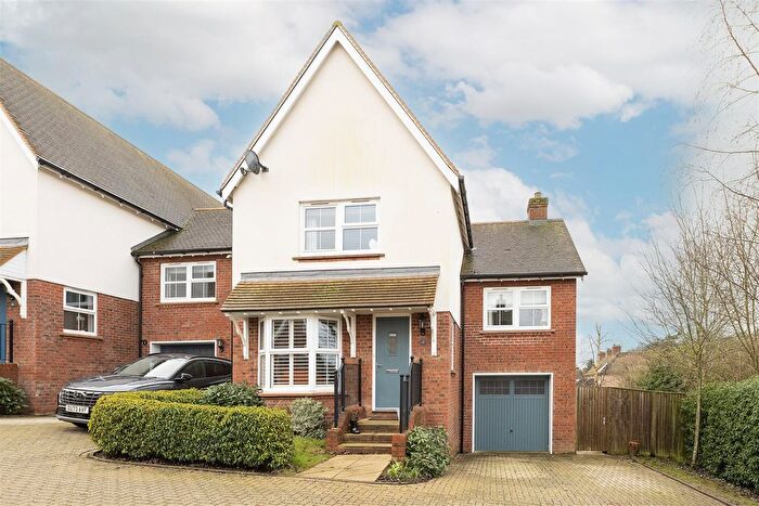 4 Bedroom Detached House For Sale In Probyn Close, Kimpton, SG4