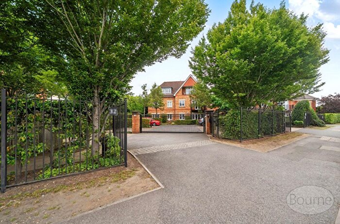 1 Bedroom Flat To Rent In Between Streets, Cobham, Surrey, KT11