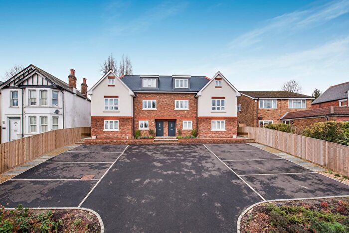 4 Bedroom End Of Terrace House To Rent In Amersham Road, High Wycombe, Buckinghamshire, HP13