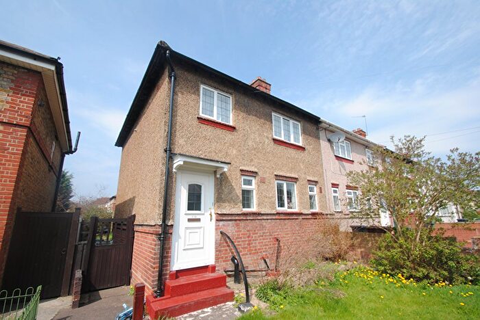 3 Bedroom End Of Terrace House To Rent In Crescent Road, Dagenham, Essex, RM10