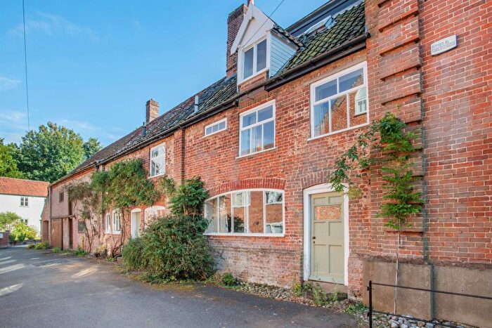 3 Bedroom Character Property For Sale In Mill Row, Aylsham, Norwich, NR11