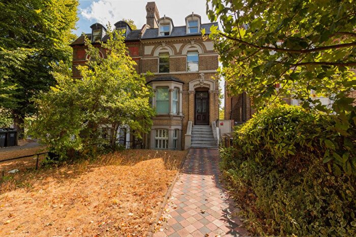 1 Bedroom Flat For Sale In Queens Road, New Cross, SE14