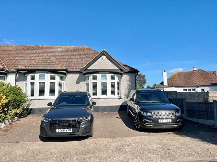 3 Bedroom Semi-Detached Bungalow For Sale In Mcintosh Road, Romford, RM1