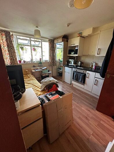 Studio To Rent In Angell Road, London, SW9