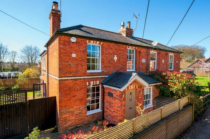 3 Bedroom Semi-Detached House For Sale In School Lane, Stoke Row, Henley-on-Thames, RG9