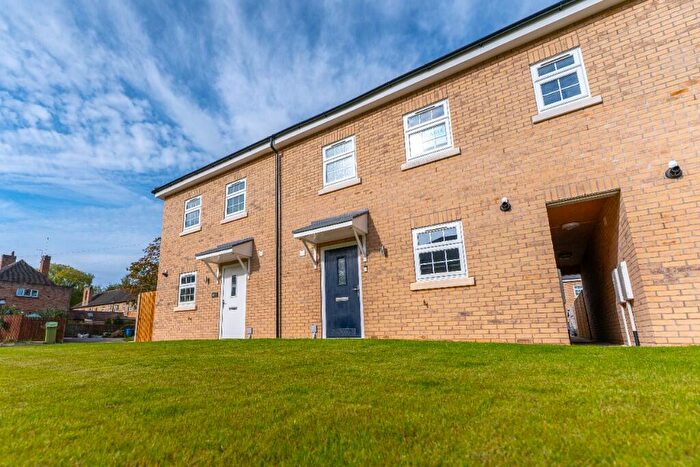 3 Bedroom Semi-Detached House To Rent In Lancaster Green, DN21