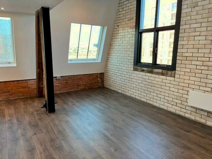 3 Bedroom Apartment To Rent In Printing Press House, City Centre, M4