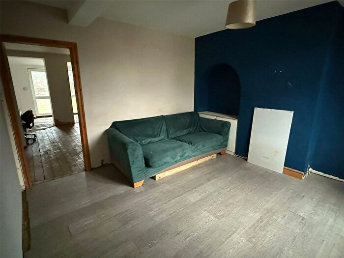 3 Bedroom Terraced House For Sale In Tinkers Farm Road, Birmingham, West Midlands, B31