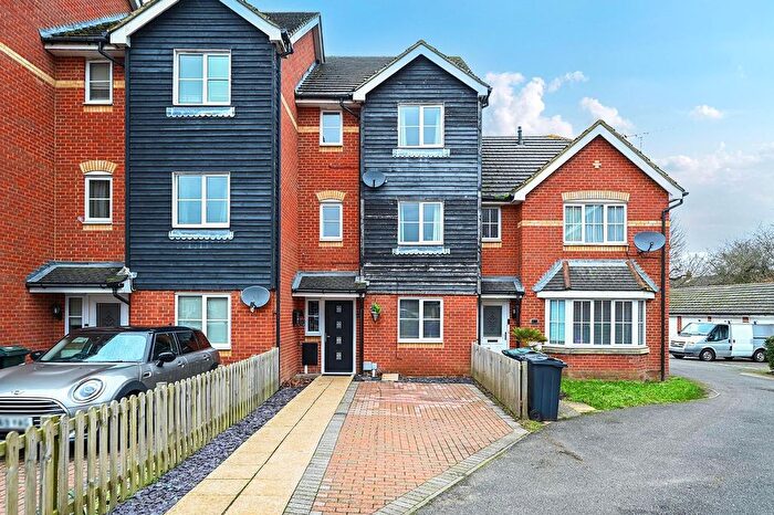 4 Bedroom Terraced House For Sale In Kings Prospect, Ashford, TN24