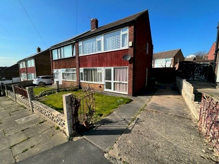 3 Bedroom Semi-Detached House To Rent In Stephen Crescent, Bradford, BD2