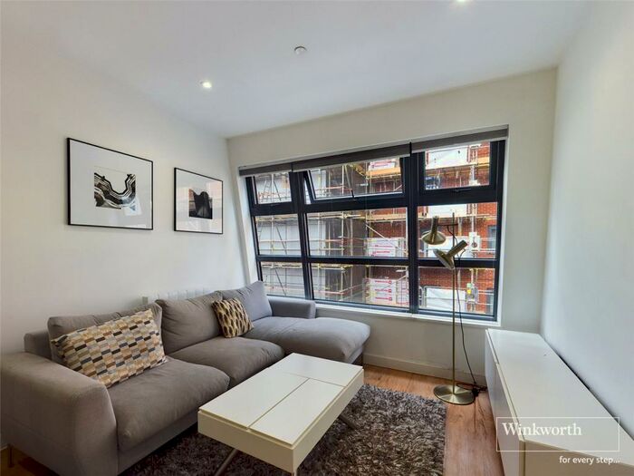 2 Bedroom Apartment To Rent In Tamar House, - Station Road, Reading, Berkshire, RG1