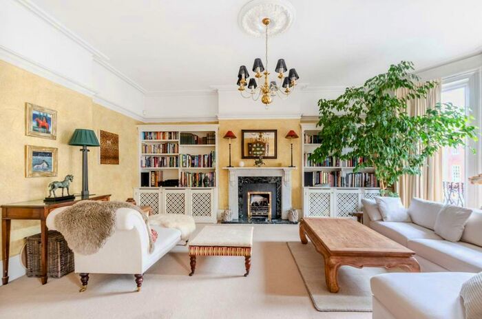 4 Bedroom Flat To Rent In Drayton Gardens, South Kensington, London, SW10