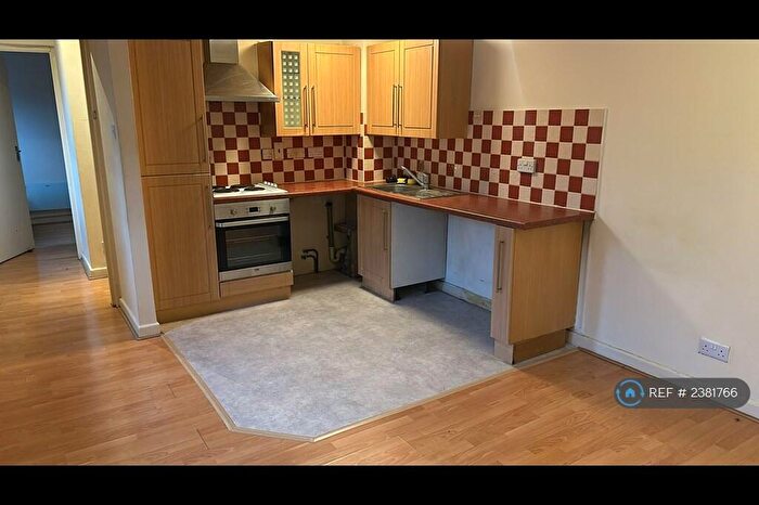 1 Bedroom Flat To Rent In St. Michael's Court, London, E14