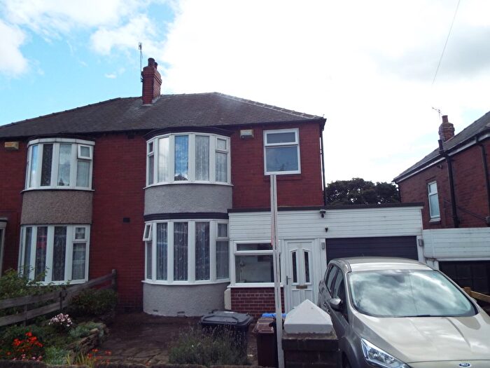 3 Bedroom Semi-Detached House To Rent In Elm Lane, Sheffield, S5