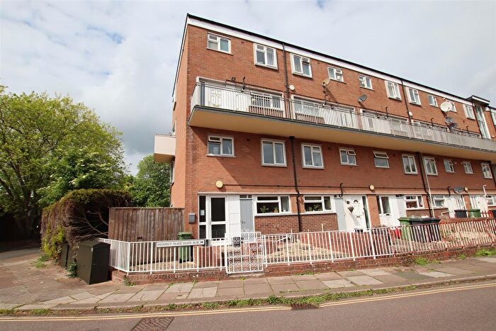 3 Bedroom Maisonette For Sale In Prospect Place, St Thomas, Exeter, EX4