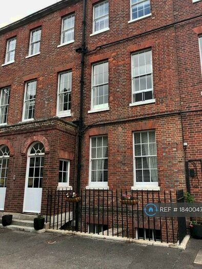 1 Bedroom Flat To Rent In Haslar Terrace, Gosport, PO12