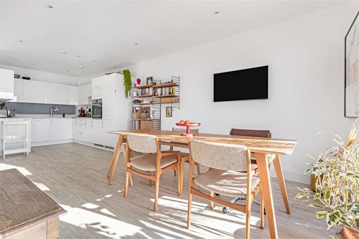 1 Bedroom Flat For Sale In Beames Road, London, NW10