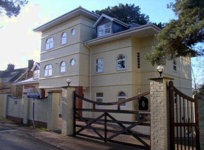 2 Bedroom Apartment To Rent In Woking, GU22