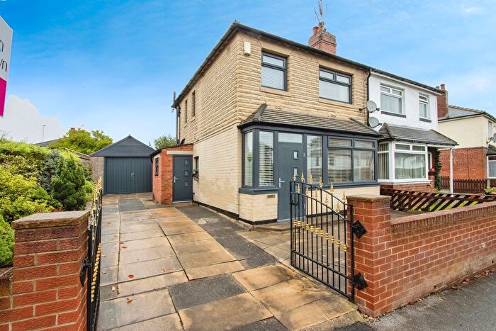 3 Bedroom Semi-detached House For Sale In Rookwood Avenue, Leeds, LS9