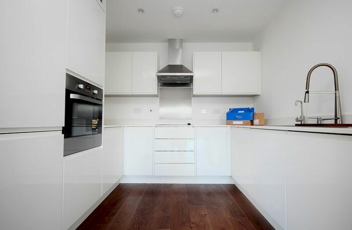 2 Bedroom Flat To Rent In Abbey Road, Barking, IG11
