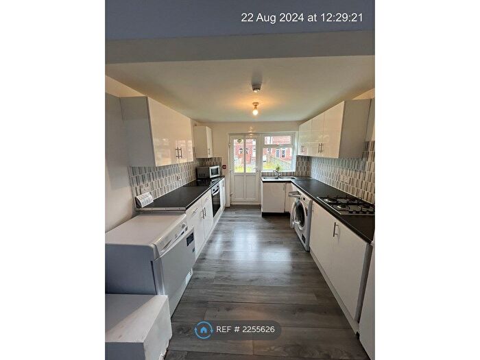 9 Bedroom Terraced House To Rent In Egerton Road, Manchester, M14