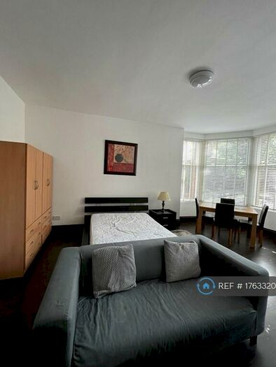 Studio To Rent In Paisley Road West, Glasgow, G51