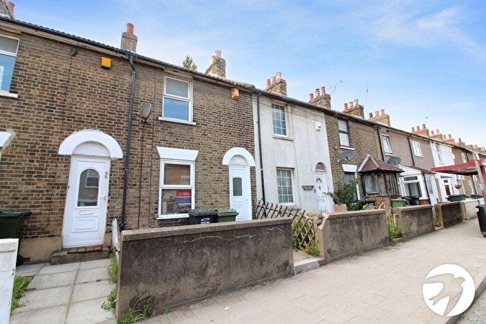 2 Bedroom Terraced House To Rent In High Street, Swanscombe, Kent, DA10