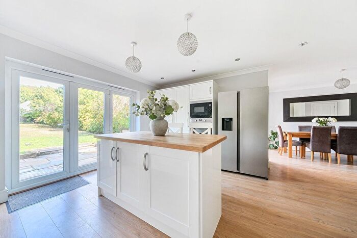 4 Bedroom Semi-Detached House For Sale In Kingsway, West Wickham, BR4