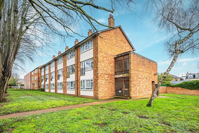 2 Bedroom Flat For Sale In Elderslie Road, SE9