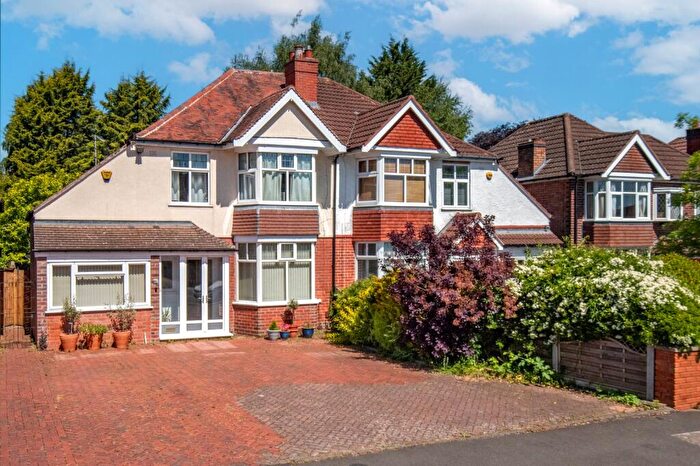 3 Bedroom Semi-Detached House For Sale In Westbourne Road, Solihull, West Midlands, B92