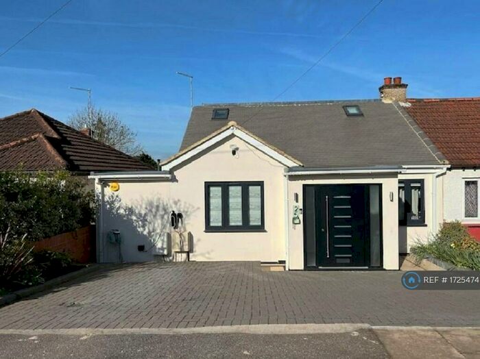 4 Bedroom Bungalow To Rent In Lyndhurst Gardens, Pinner, HA5