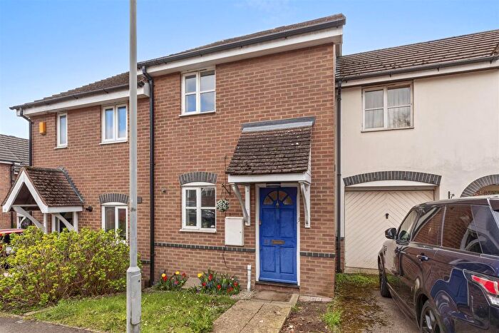 2 Bedroom Terraced House For Sale In Falcon Rise, High Wycombe, HP13