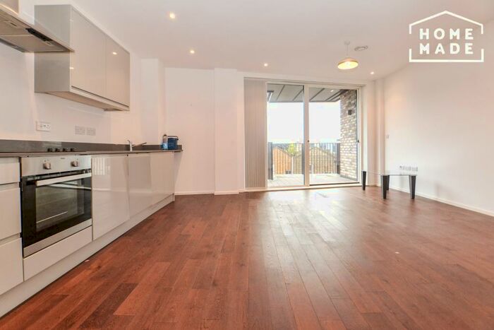 1 Bedroom Apartment To Rent In Gransden Avenue, London Fields, E8