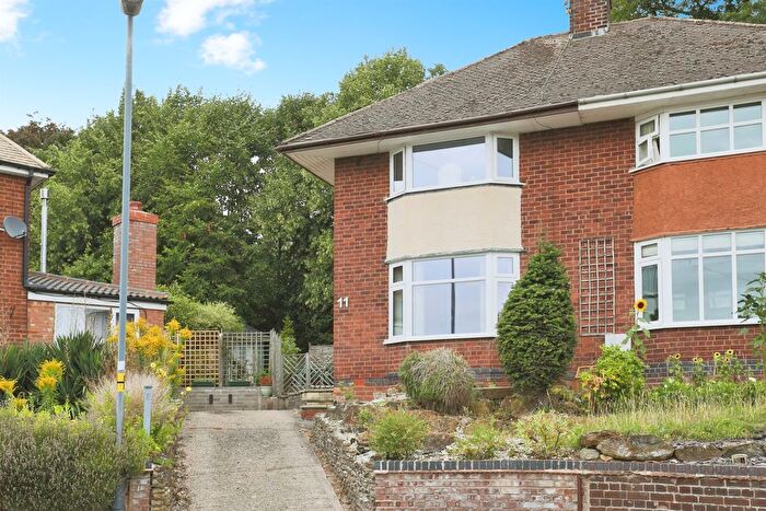 3 Bedroom Semi-Detached House For Sale In Station Avenue, Warwick, CV34